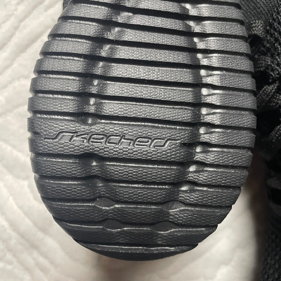 Sketchers wide fit slip on shoes - Picture 5 of 9